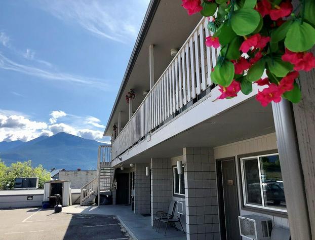 The Canterbury Inn of Downtown Invermere hotel detail image 3