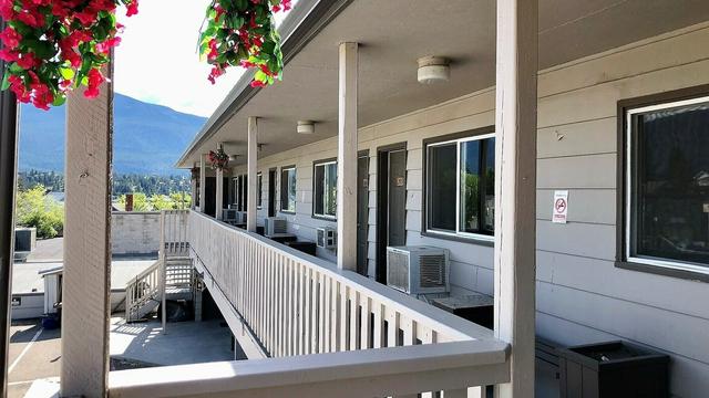 The Canterbury Inn of Downtown Invermere hotel detail image 3