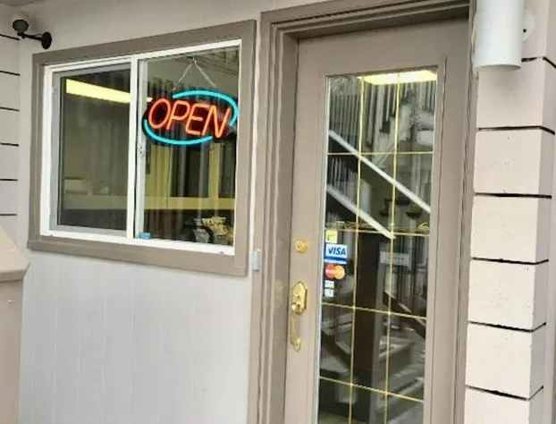 The Canterbury Inn of Downtown Invermere hotel detail image 4