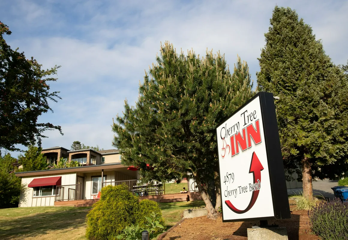 Cherry Tree Inn Victoria hotel hero