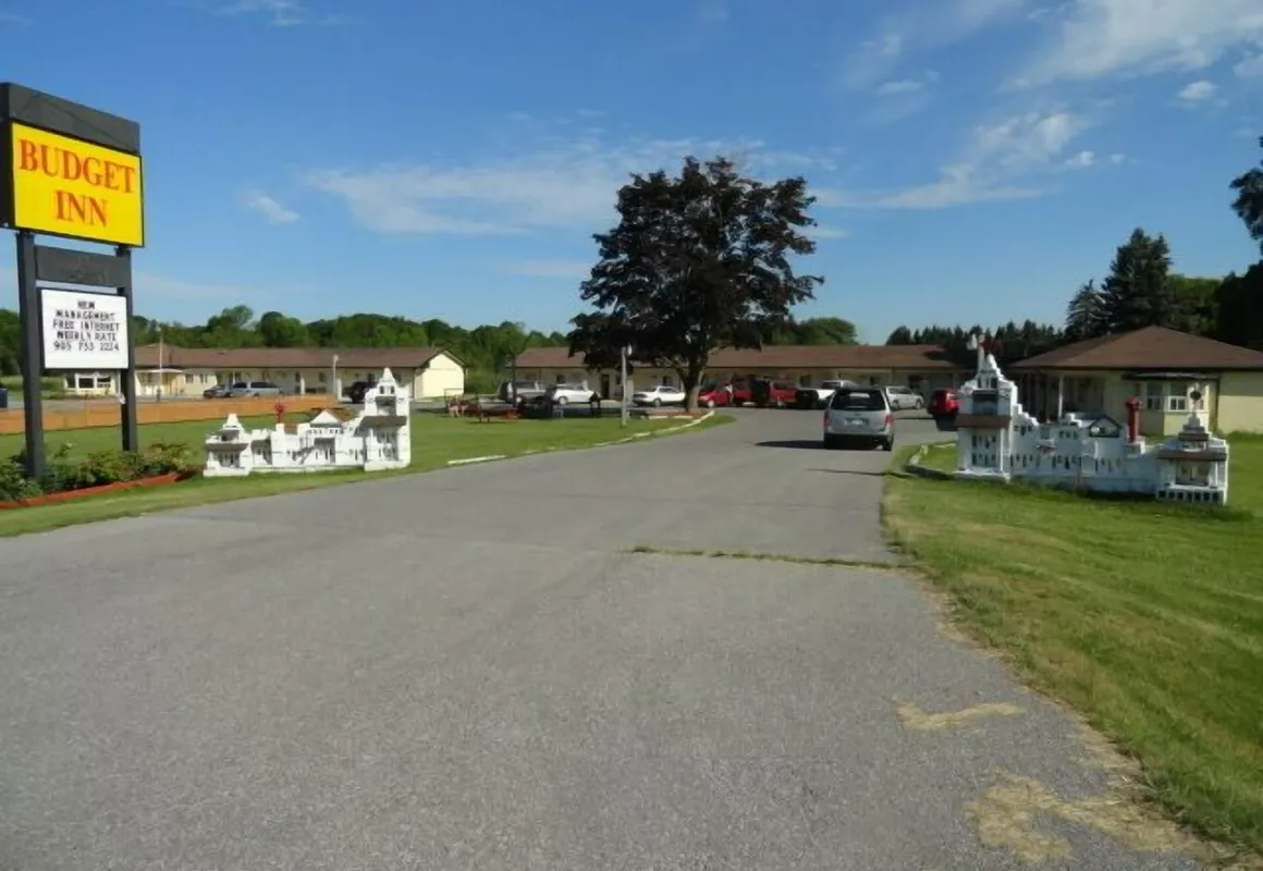 Budget Inn Port Hope hotel hero