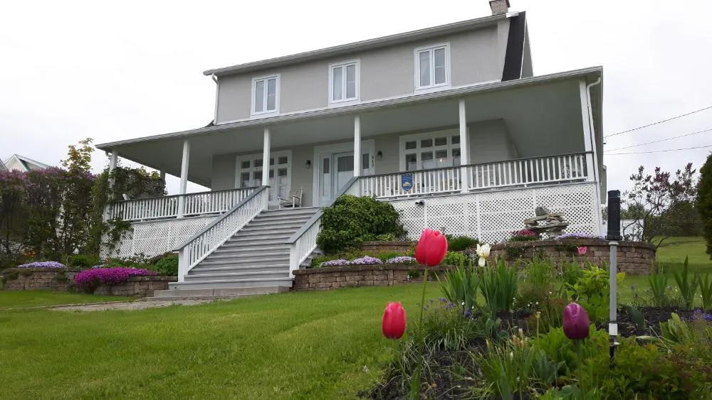 Maison des Lilas hotel hero