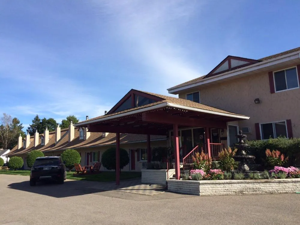 Motel des Pentes et Suites hotel hero