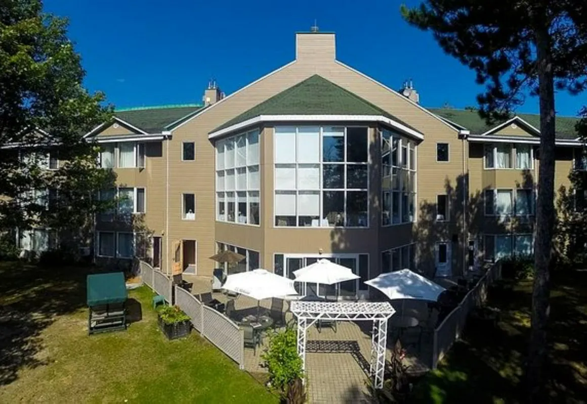 Auberge de la Montagne Coupée hotel hero