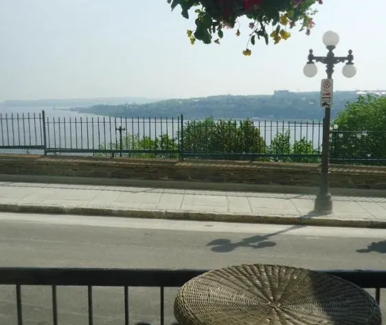 Hotel Terrasse Dufferin hotel detail image 4