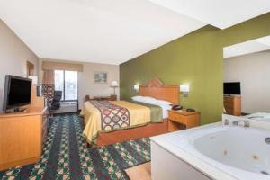 Super 8 by Wyndham Spartanburg/I-26 Exit 22 hotel detail image 3