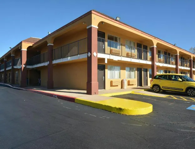 Super 8 by Wyndham Midwest City OK hotel detail image 1