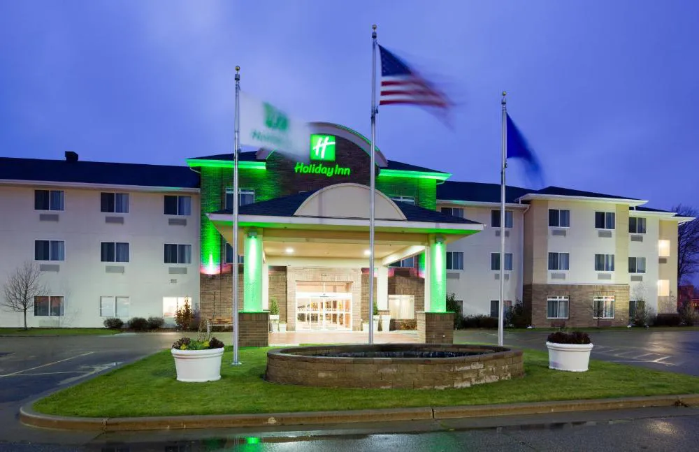 Holiday Inn & Conference Center Marshfield by IHG hotel hero