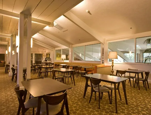 Ashland Hills Hotel & Suites hotel detail image 3