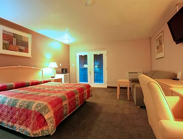 Americas Best Value Inn/Salina hotel detail image 4