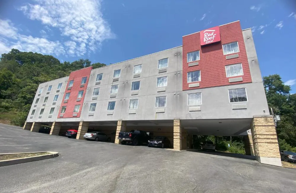Red Roof Inn Pittsburgh - McKnight Rd hotel hero