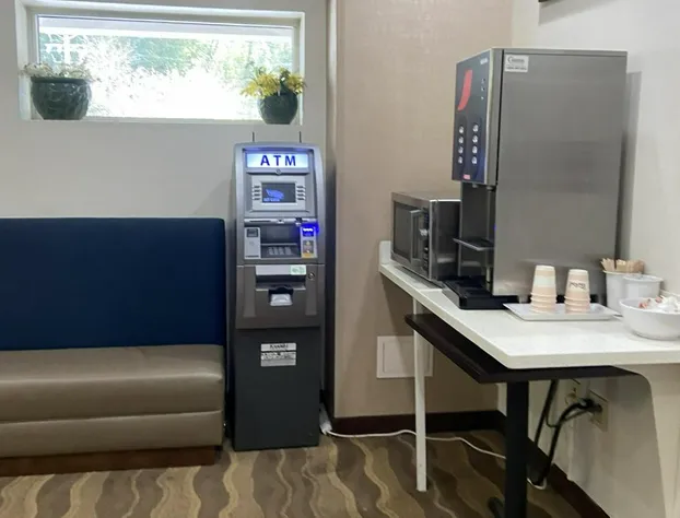 Red Roof Inn Pittsburgh - McKnight Rd hotel detail image 3