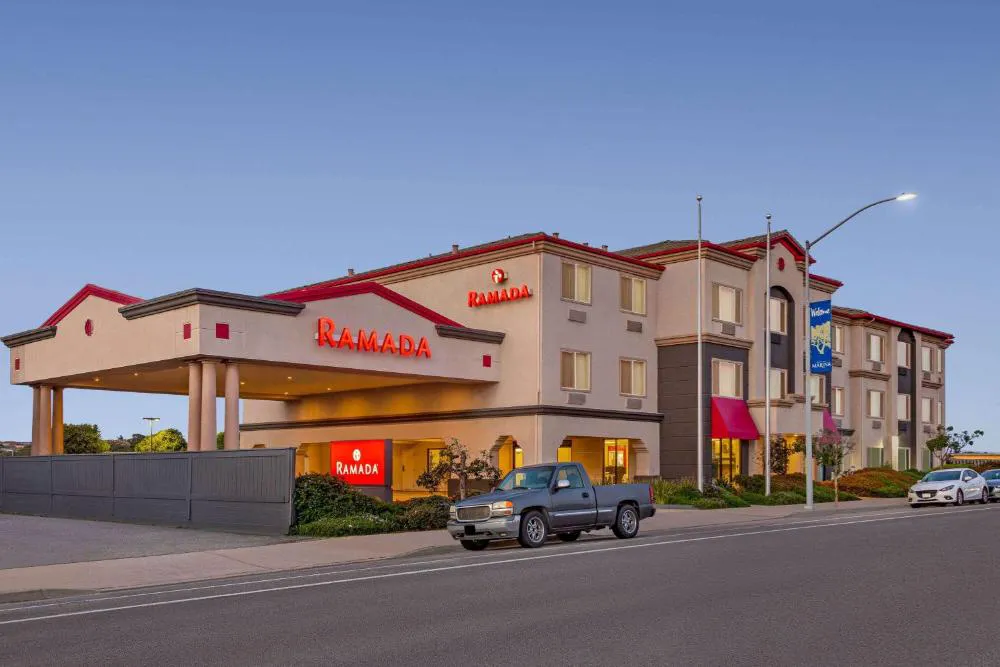 Ramada by Wyndham Marina hotel hero