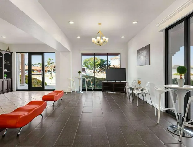 Ramada by Wyndham Marina hotel detail image 3