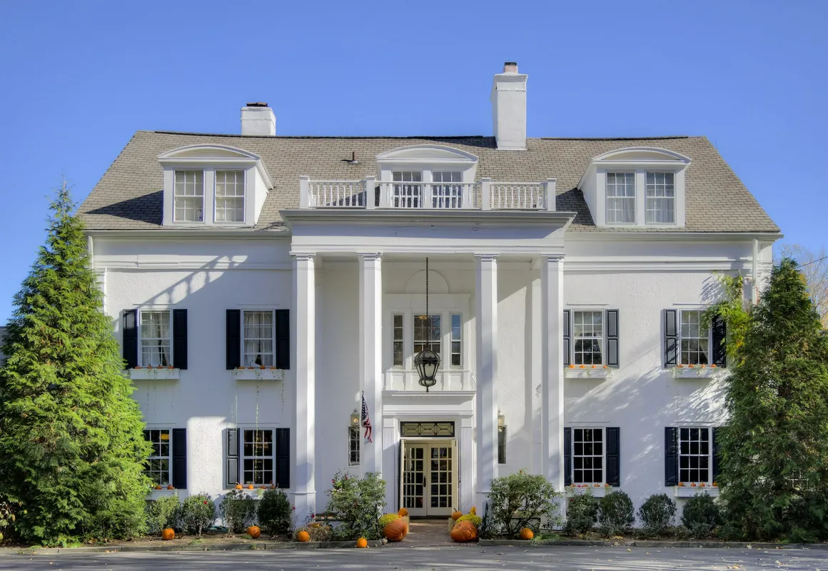 Crabtree's Kittle House Restaurant & Inn hotel hero