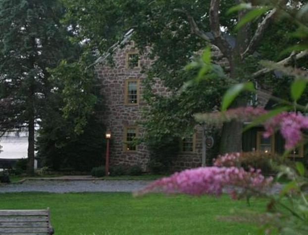 Brownstone Colonial Inn hotel detail image 1
