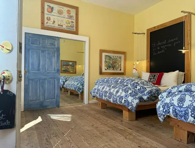 Metro Hotel and Cafe hotel detail image 4