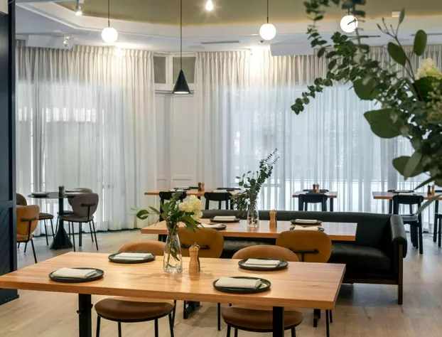 Hilton Chicago/Magnificent Mile Suites hotel detail image 4