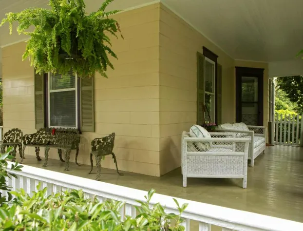 Dailey Renewal Retreat Bed & Breakfast hotel detail image 1