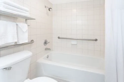 Days Inn by Wyndham Adel I-75 hotel detail image 2