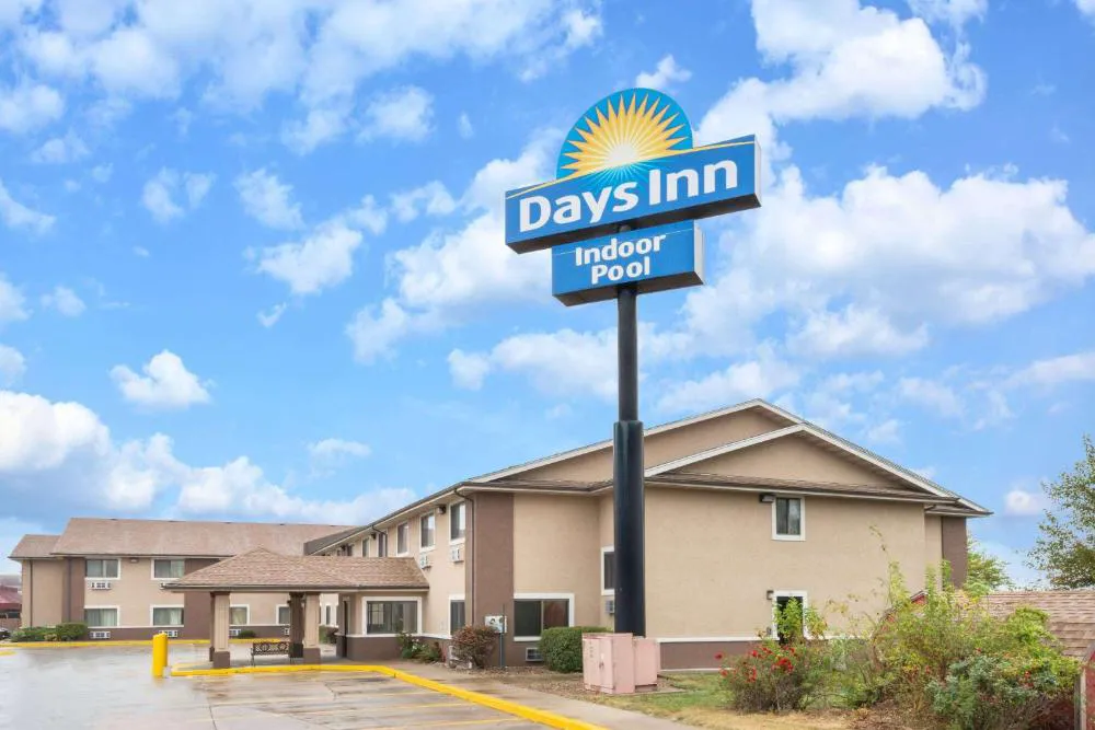 Days Inn by Wyndham Topeka hotel hero
