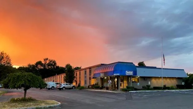 Travelodge Inn & Suites by Wyndham Albany hotel detail image 1