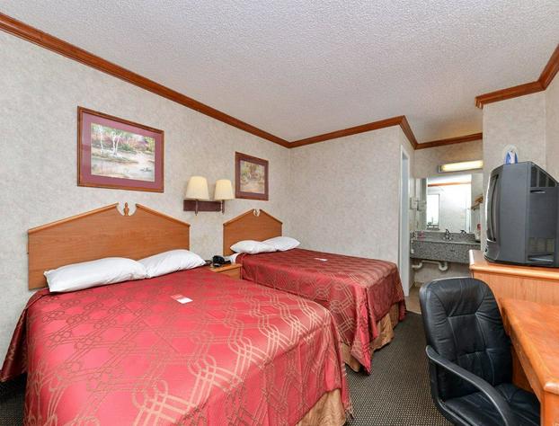 Econo Lodge hotel detail image 3