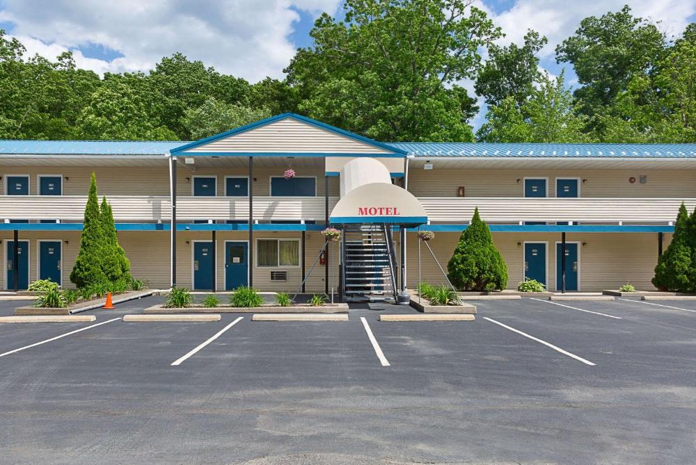 Rodeway Inn Milford - I-84 hotel hero