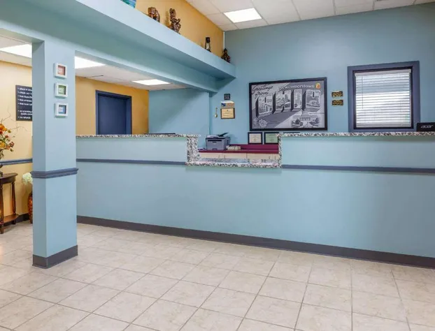 Super 8 by Wyndham Newcomerstown hotel detail image 3