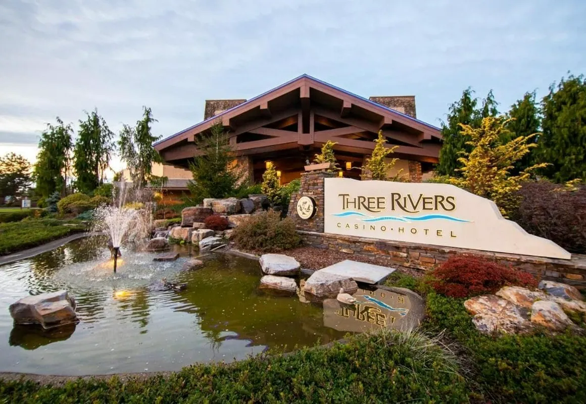 Three Rivers Casino Resort hotel hero