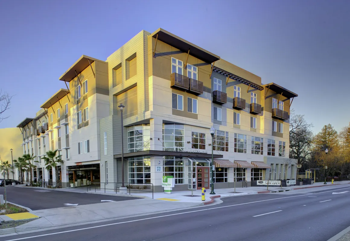 Holiday Inn Windsor Wine Country by IHG hotel hero