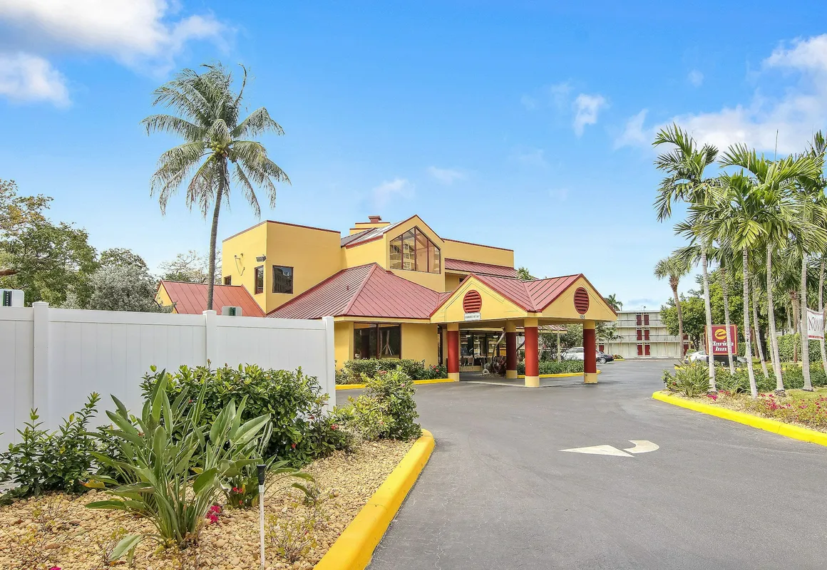 The Link Hotel on Sunrise hotel hero