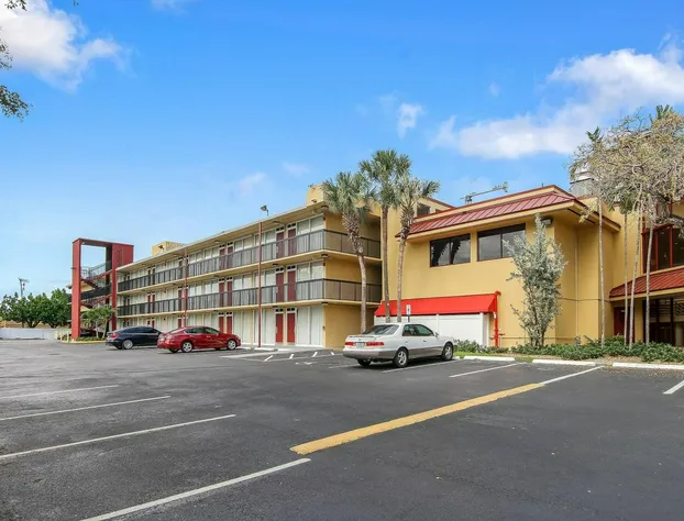 The Link Hotel on Sunrise hotel detail image 1