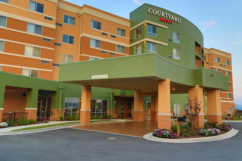 Courtyard Morgantown hotel hero