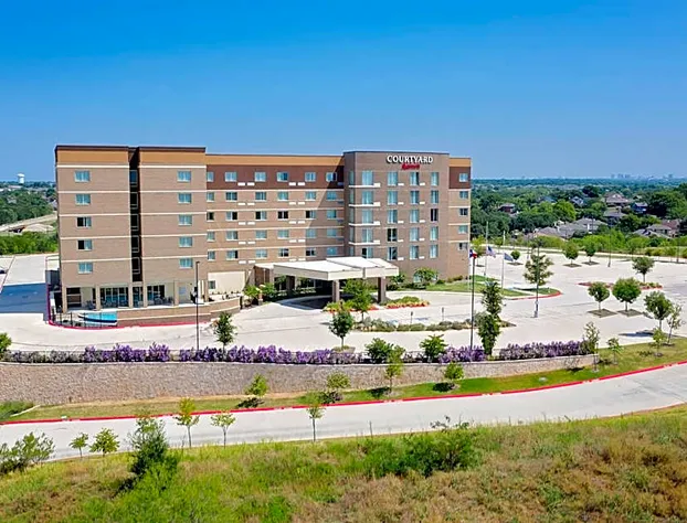 Courtyard by Marriott Dallas Carrollton hotel detail image 1