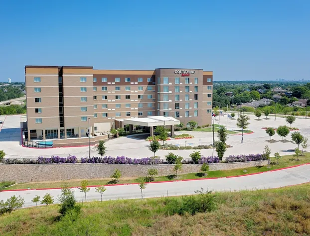 Courtyard by Marriott Dallas Carrollton hotel detail image 1