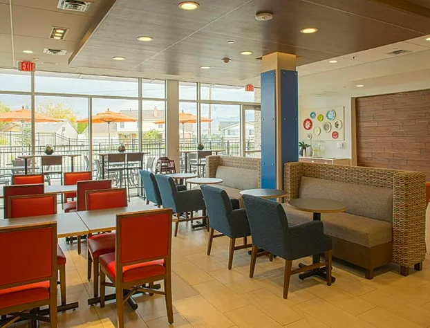 Holiday Inn Express & Suites Boise Airport by IHG hotel detail image 3