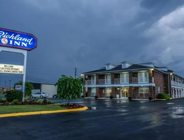 Richland Inn Lawrenceburg hotel detail image 1