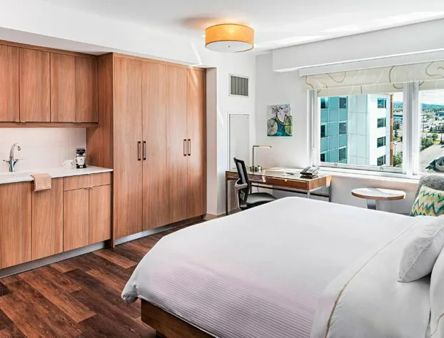 Element by Westin Calgary Airport hotel detail image 3