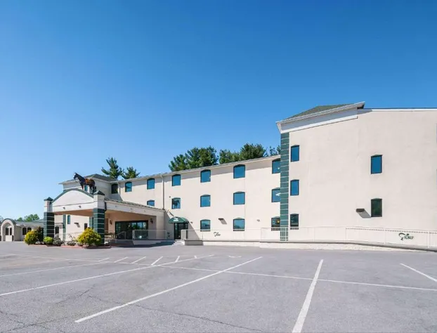 Rodeway Inn & Suites Charles Town hotel detail image 1