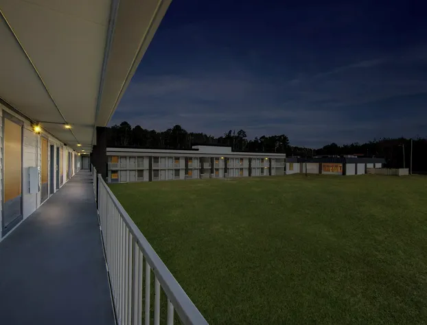 HomeTowne Studios by Red Roof Athens, TN hotel detail image 3