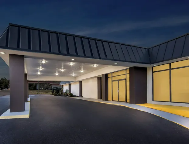 HomeTowne Studios by Red Roof Athens, TN hotel detail image 4