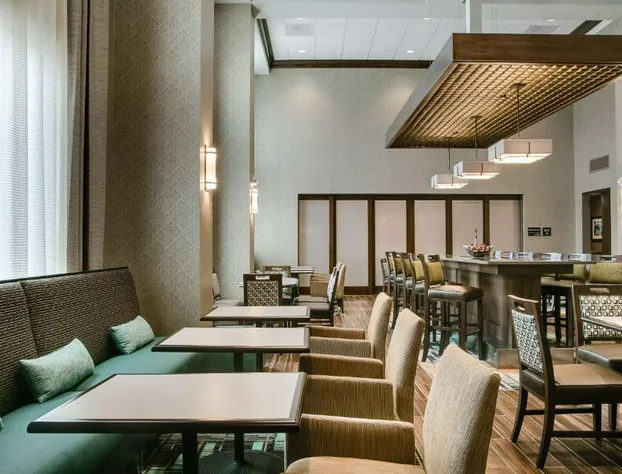 Hampton Inn & Suites Mason City hotel detail image 3