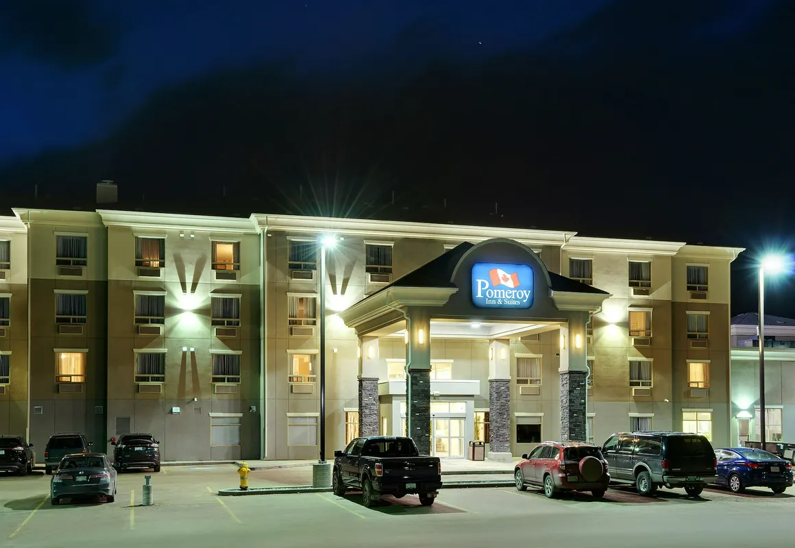 Pomeroy Inn And Suites Vermilion hotel hero
