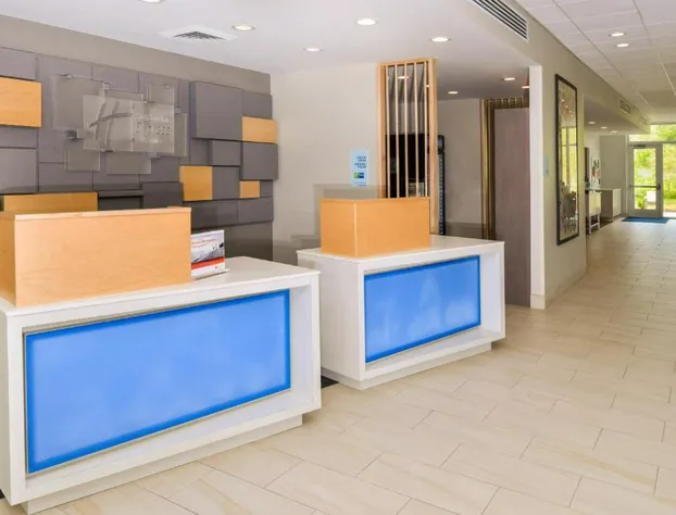 Holiday Inn Express & Suites Salem by IHG hotel detail image 2