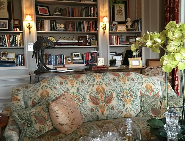 Burke Mansion hotel detail image 3