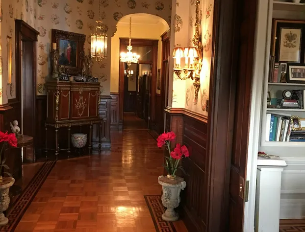 Burke Mansion hotel detail image 4