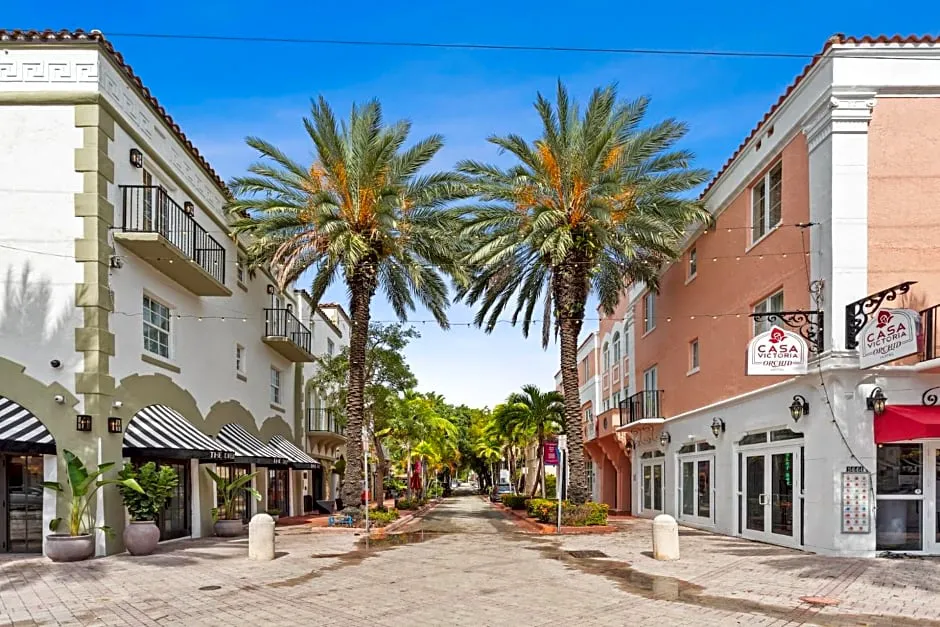 Kasa El Paseo Miami Beach hotel hero