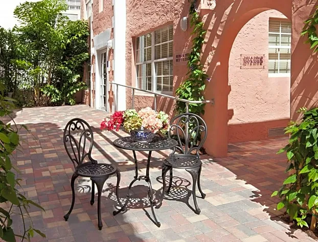 Kasa El Paseo Miami Beach hotel detail image 3