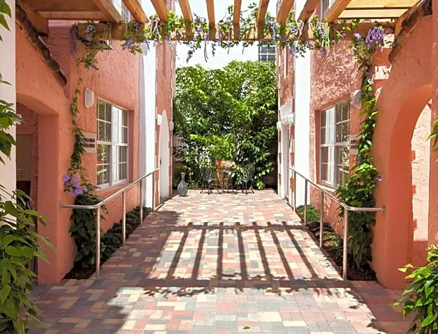 Kasa El Paseo Miami Beach hotel detail image 1